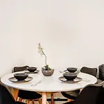 Charmant Appartement De 2 Chambres A Griffintown
